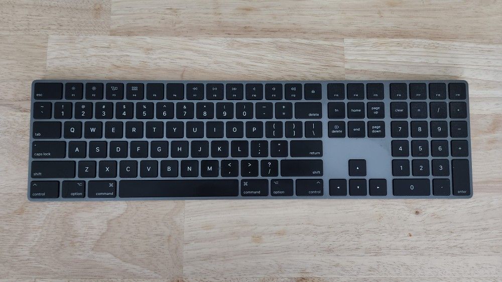 Apple Magic Keyboard With Numeric Keypad - Space Gray