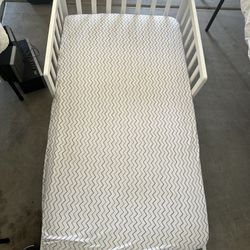 Toddler bed And Mattress 