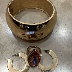 Women’s Bracelet/ Ring / Earrings 