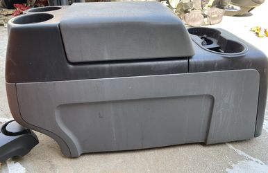 Ford Middle Cup Holder/barrita De Una Ford 