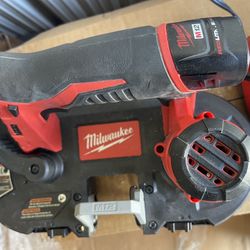 Milwaukee Cordless Portable Band Saw