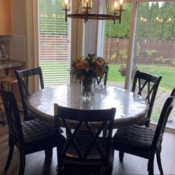6 Wooden Dining Chairs 