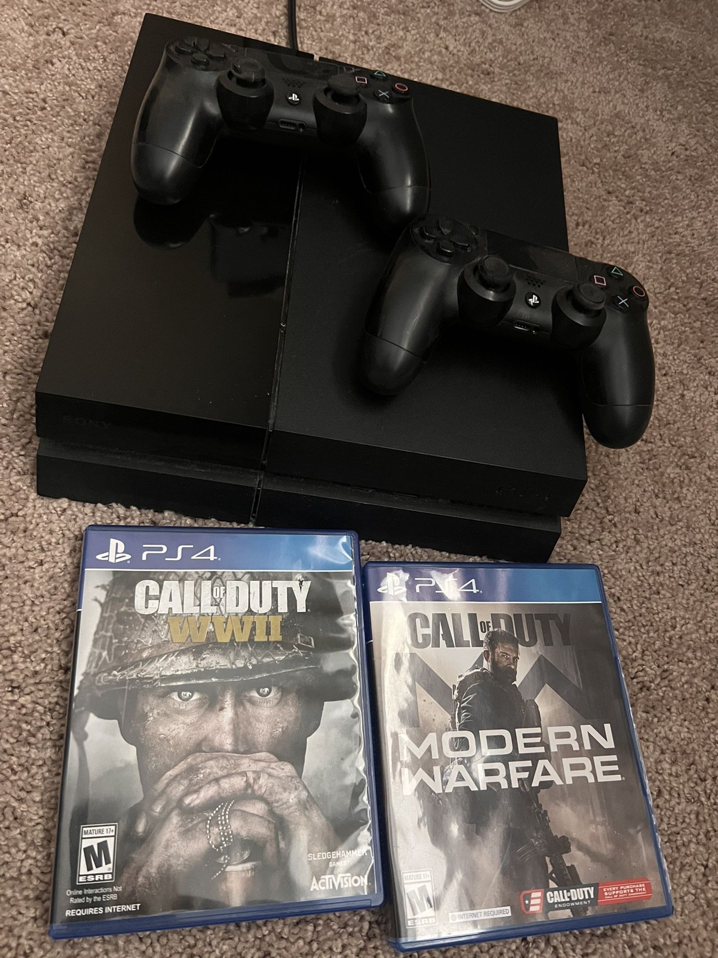 PlayStation 4 PS4 2 Controllers + 2 Games Good Condition Working