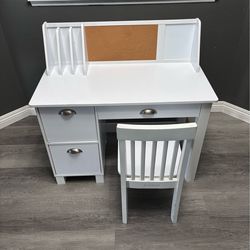 Kids Desk with Chair