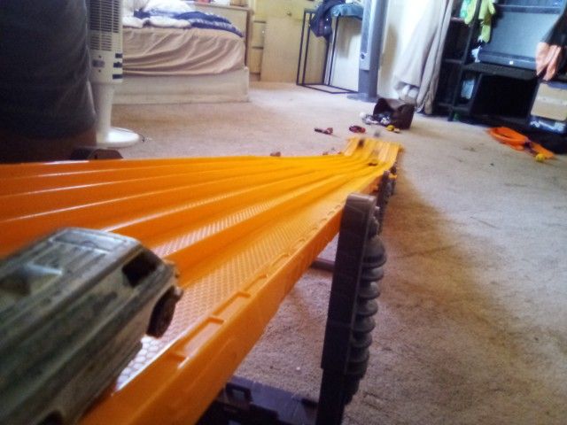 Hot Wheels 8 feet of fun