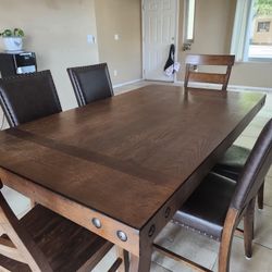 Wooden Dining Table And 4 Padded Chairs And 2 Wood Chairs 