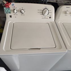 High Efficiency Kenmore Top-loading Washer Like New!