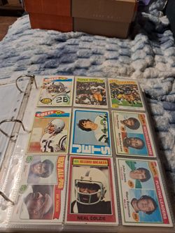 70s football and baseball cards see pictures