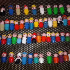 100 + Fisher Price Vintage Little People With A Few Accessories. Selling As A Lot. All Sales Final.