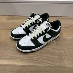 Nike Dunk Low Size 9.5
