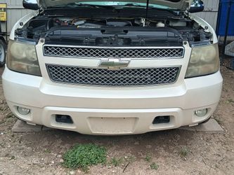2011 Chevy suburban head light assembly
