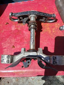 04-06 OEM Yamaha YZF-R1 UPPER, LOWER TRIPLE TREE, WITH STEERING STEM  5VY-F2