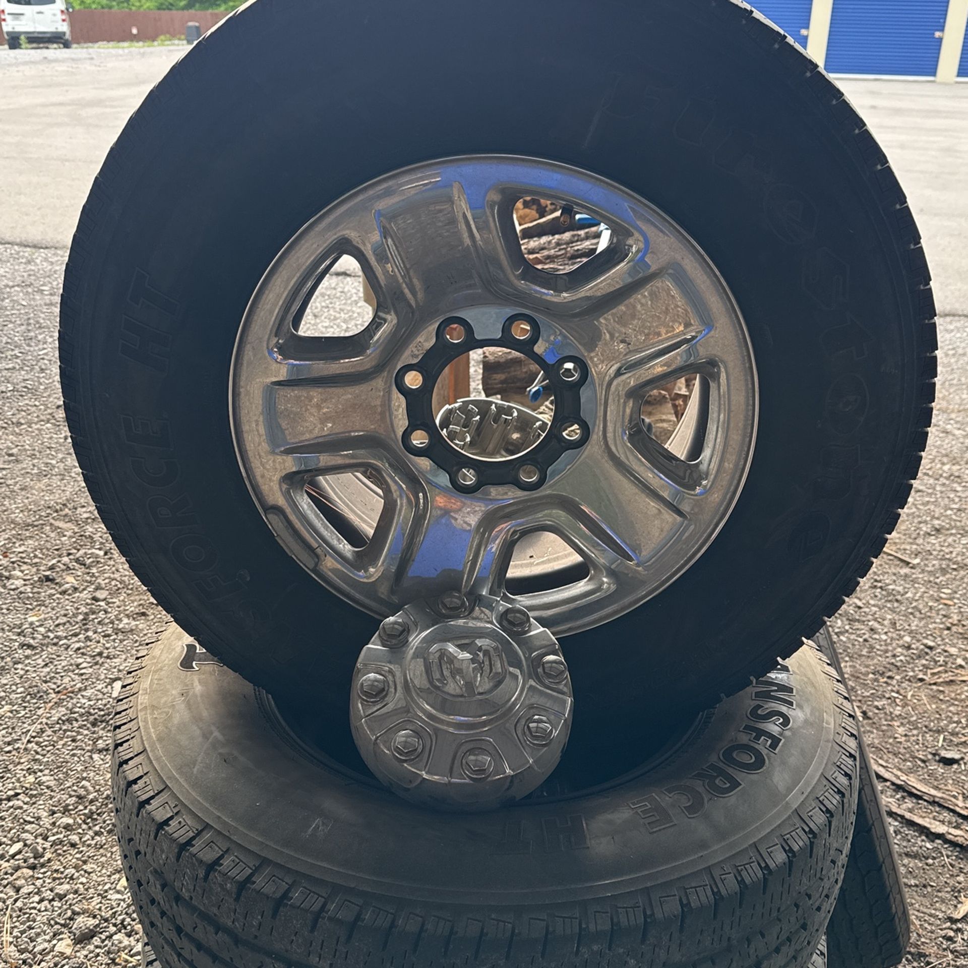 RAM 2500 Tires