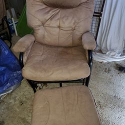 2 Rocking Chair Gliders With Stools
