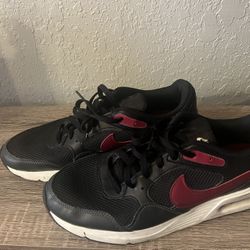 Men’s Nike  Size 11.5