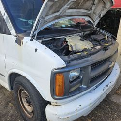 02 Chevy 3500 Van Parts 