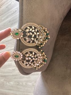 Chandelier earrings