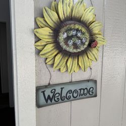 Metal Sunflower Welcome Sign
