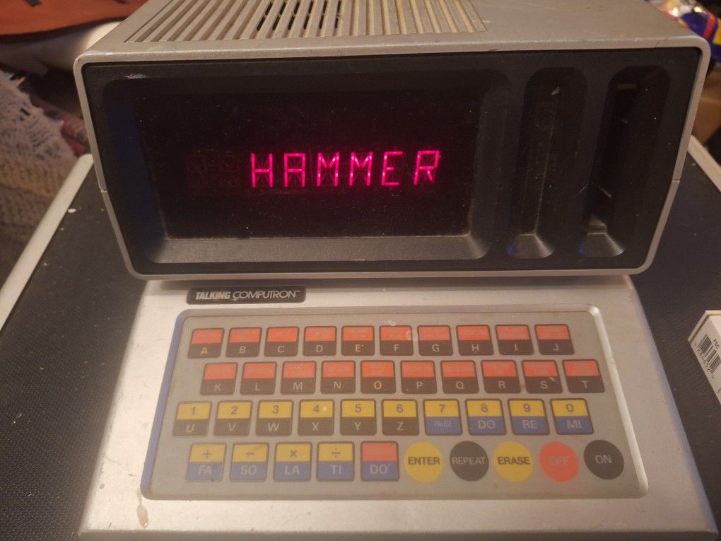 Vintage 1986 Sears Talking Learing Tool For Kids. Works Great (O.B.O. Talk To Me I'm A Sucker)