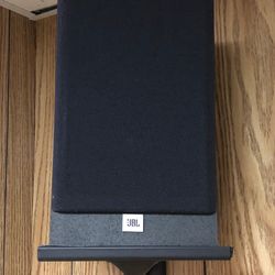 Pair of JBL G100 2-Way Studio Bookshelf Speakers