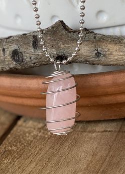 🍃🌸🍃 Rose Quartz Pendant Necklace on 24" Beaded Silver Chain. (the stone of Universal Love) ~ New!