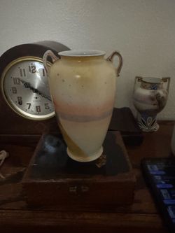 Hand painted nippon vase