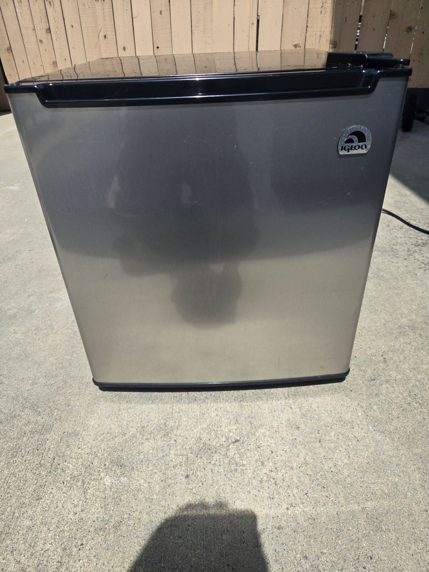 Igloo 1.7cf refrigerator/freezer