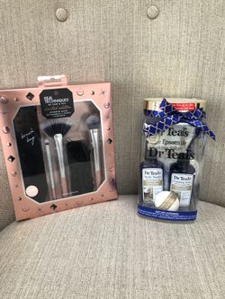 Real techniques and Dr Teals gift set makeup brushes bath salts