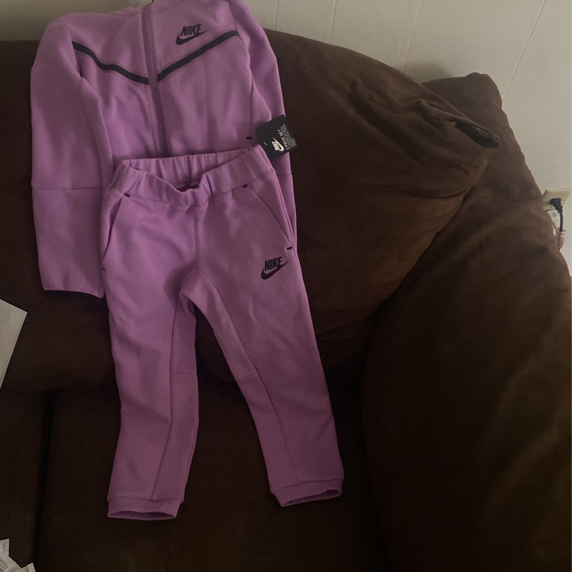 Girl 4-5 Nike Tech 