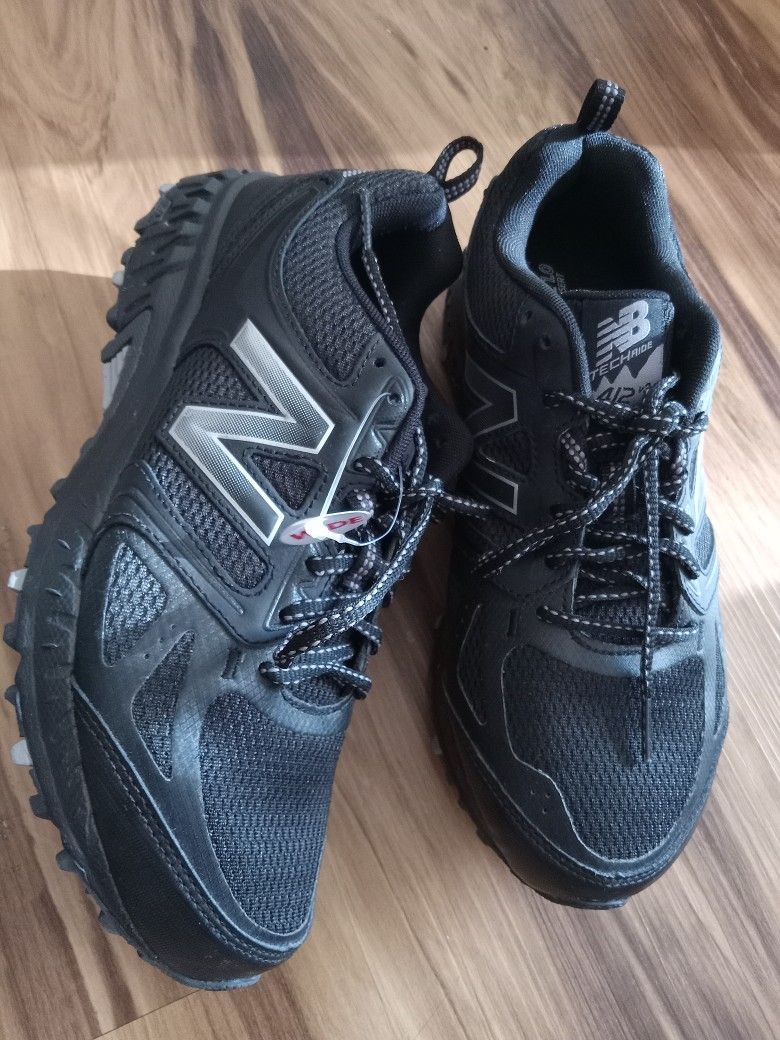 New Balance Men's Size 8 Wide