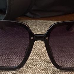 Woman Sunglasses LV
