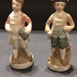 Vintage Porcelain Colonial Victorian Gentlemen Figurines Set of 2.