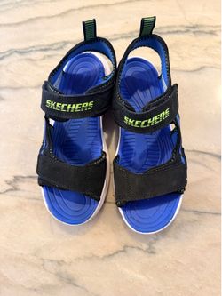 Boys size 4 sketcher sport sandals in black, blue, and neon green.