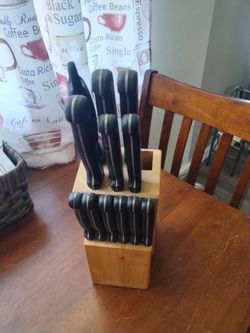 Knife block with knives and steel sharpener