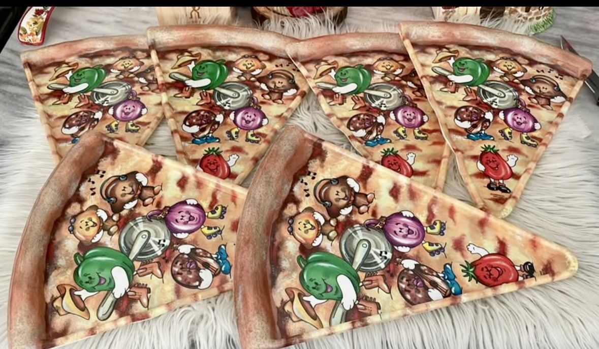 VINTAGE 90s Pizza Slice Party Plate Deborah Mallow Art Veggies