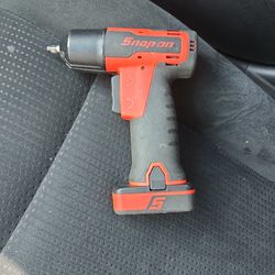 1/4 Inpact Wrench Snap On!! With Extra Batterie And Charger