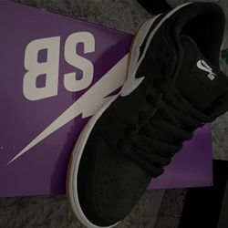 Nike SB Dunk Low Pro Black Gum
