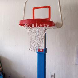 Kids Basketball 🏀 Hoop/ DONATED 