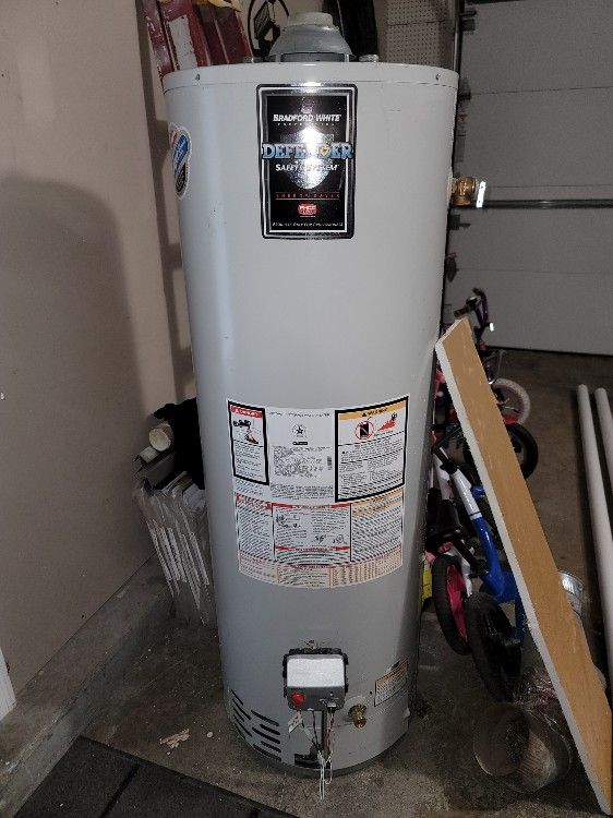 Bradford White 50 Gallons Water Heater for Sale in Hanover Park, IL -  OfferUp