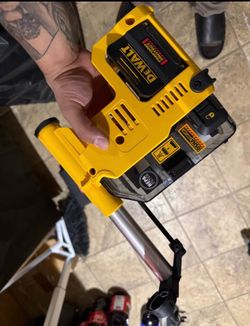Dewalt dust extractor for hammer drill