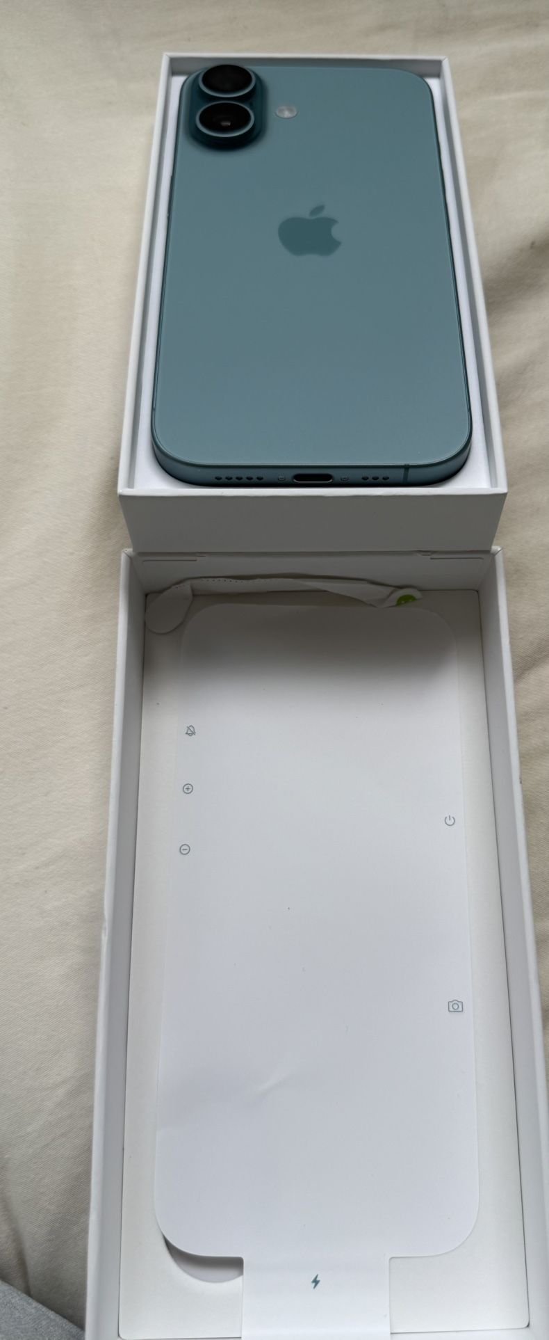 iPhone 16