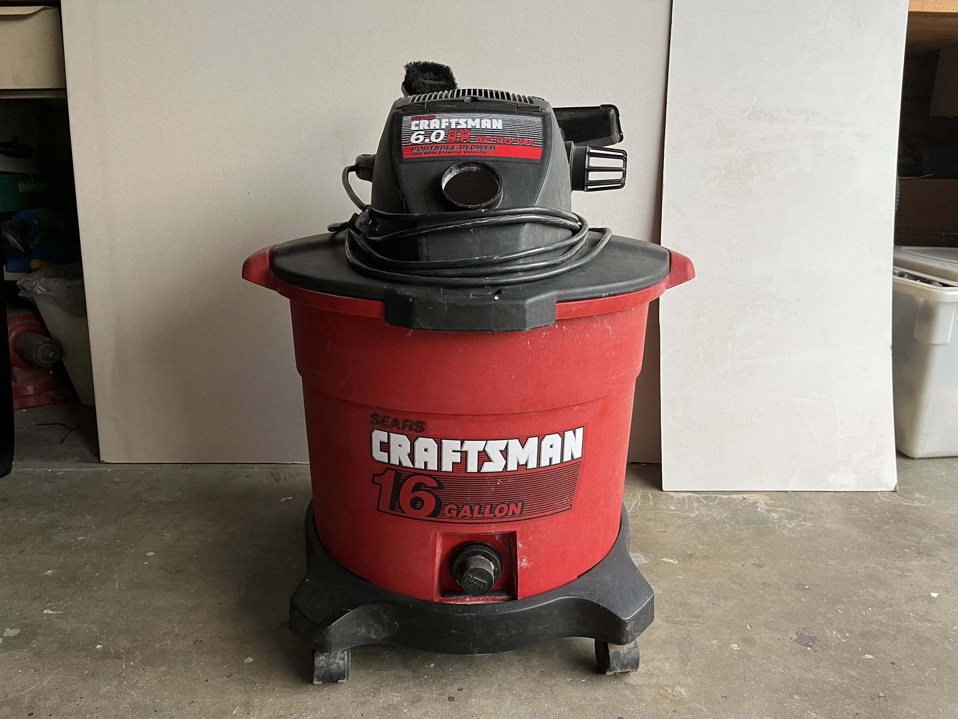 Craftsman  Wet and Dry Vacuum 16 Gallon And 6 Hp