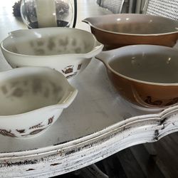 Pyrex nesting bowls, mixing bowls set Pi