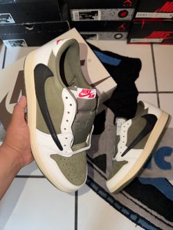 Travis Scott medium olive