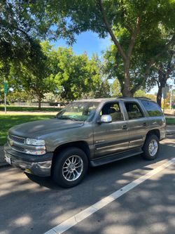 2001 Chevrolet Tahoe ( LS Sport Utility 4D )