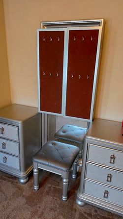Vanity set