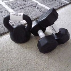 Brand New 3pcs  set of 10lbs 2  Dumbbell and  1 Kettlebell 