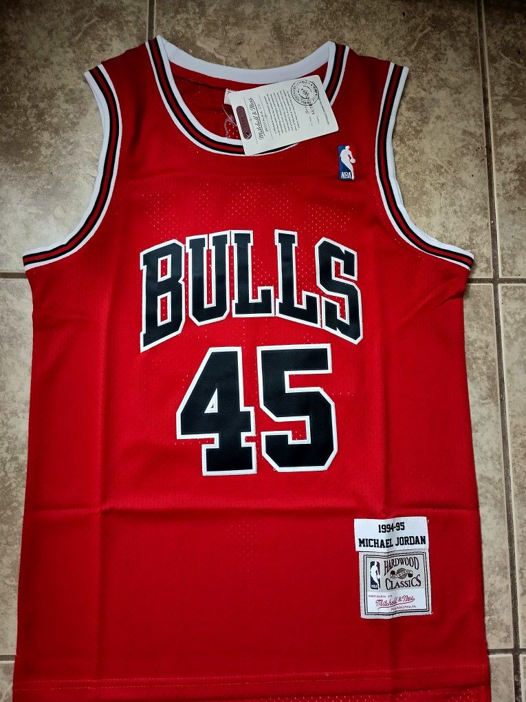 Michael Jordan Bulls Jersey Size XL 