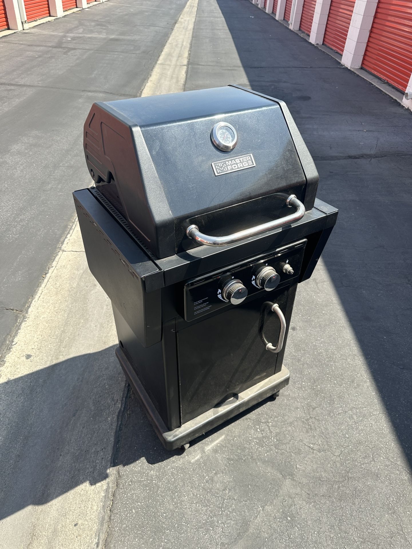 Master Forge 2 Burner gas grill