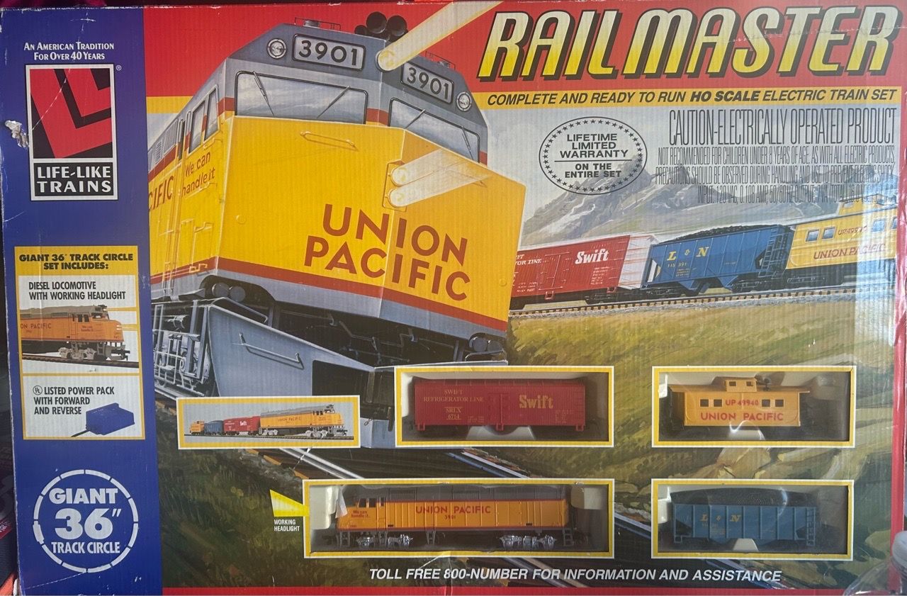 Life-Like Trains Railmaster HO Scale Electric Train Set for Sale in Los ...